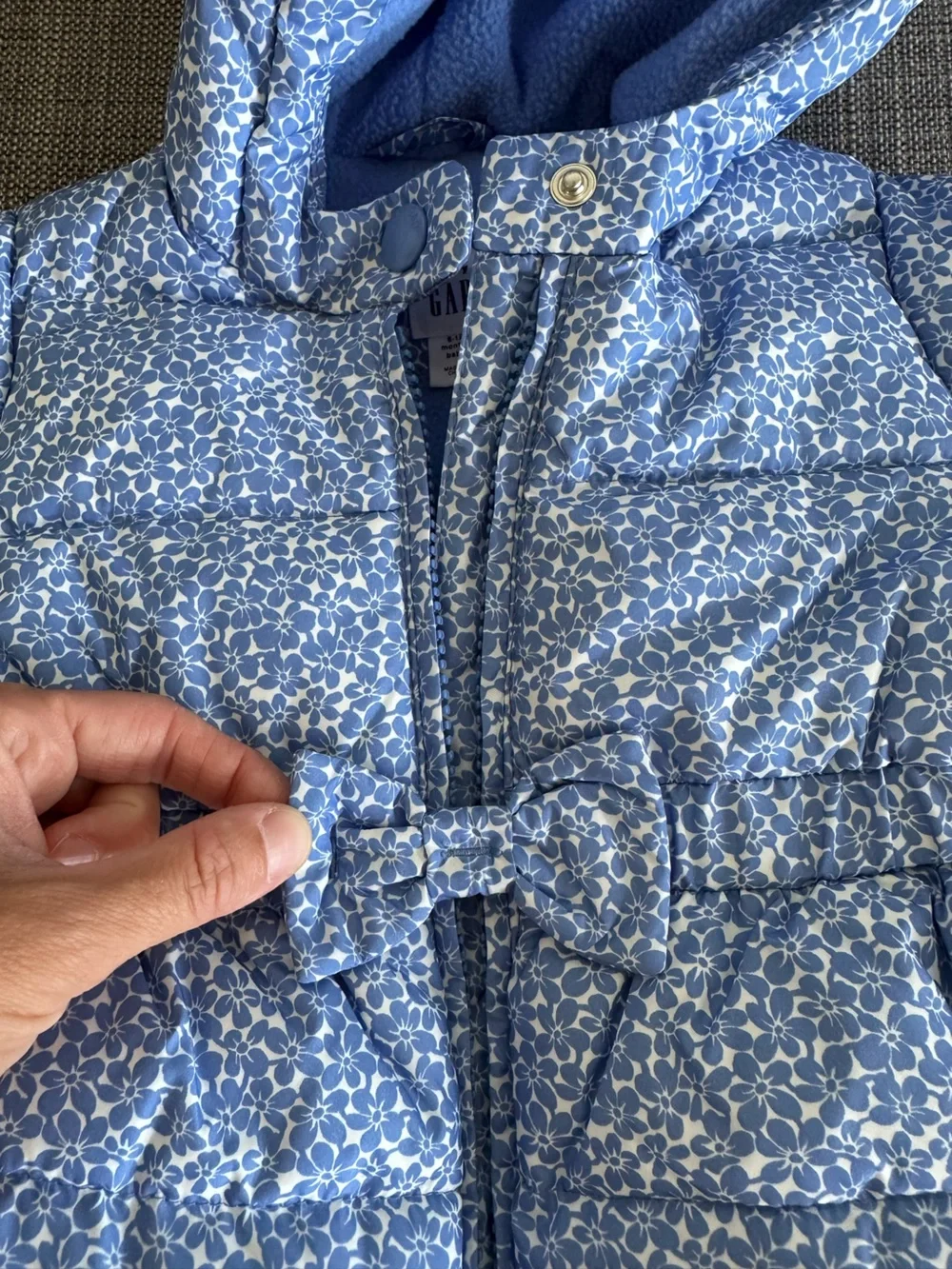 Baby GAP | Hooded Puffer Jacket in Blue Floral, Size 6-12 Mo ✨